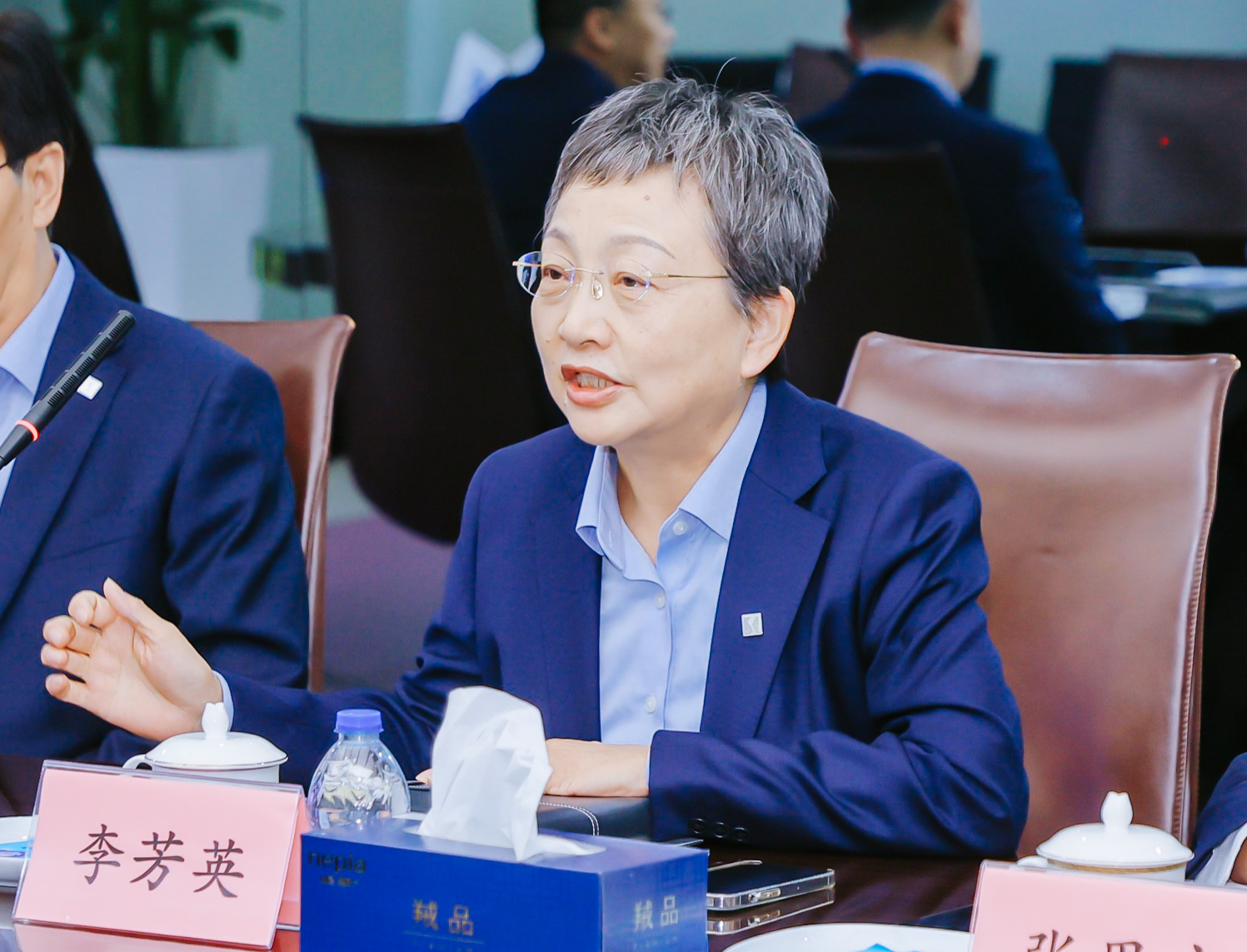 中國石化領導劉會友、張建闊一行蒞臨神開參觀考察(圖2) 中國石化領導劉會友、張建闊一行蒞臨神開參觀考察(圖2)